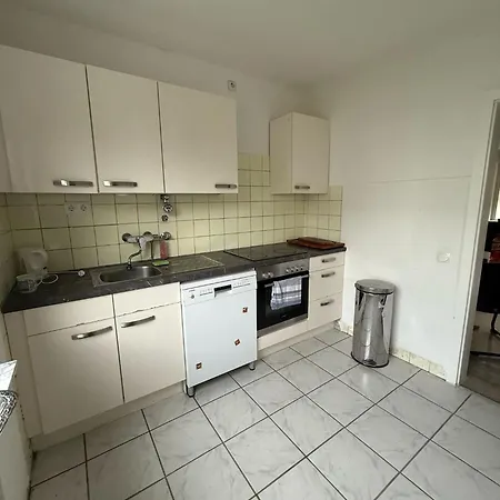 Monteurwohnung Bei Köln,düsseldorf Wlan, Parkplatz, Küche, Handtücher Monheim am Rhein